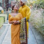 Neha Kakkar Instagram - #NehuPreet Ki Haldi Ceremony! ♥️💛🙏🏼😇 @rohanpreetsingh ♥️😇 Our Outfits : @shilpiahujaofficial Jewellery : @indiatrend @justpeachyindia Styled By : @ritzsony @styledose1 Rohu’s Footwears: @italianshoesco Make up: @vibhagusain Hair: @deepalid10 Photography: @deepikasdeepclicks Mehendi: @rajumehandiwala6 #NehuDaVyah