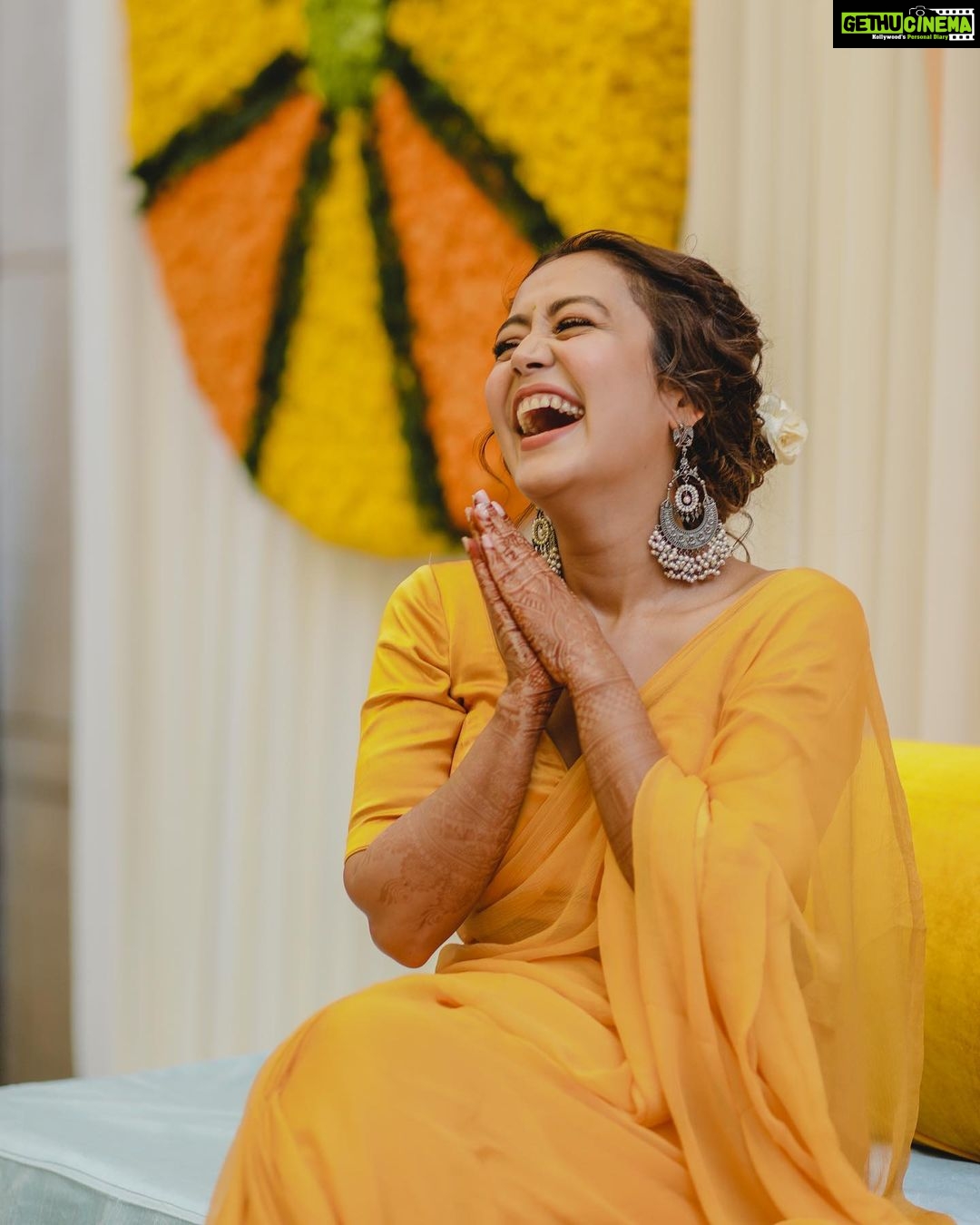 Neha Kakkar - 4.2 Million Likes - #NehuPreet Ki Haldi Ceremony! β₯οΈπππΌπ @rohanpreetsingh β₯οΈπ
Our Outfits : @shilpiahujaofficial
Jewellery : @indiatrend
@justpeachyindia
Styled By : @ritzsony @styledose1
Rohuβs Footwears: @italianshoesco
Make up: @vibhagusain
Hair: @deepalid10
Photography: @deepikasdeepclicks
Mehendi: @rajumehandiwala6
#NehuDaVyah