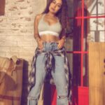 Neha Kakkar Instagram - Caption? 🙈 #TaaronKeShehar