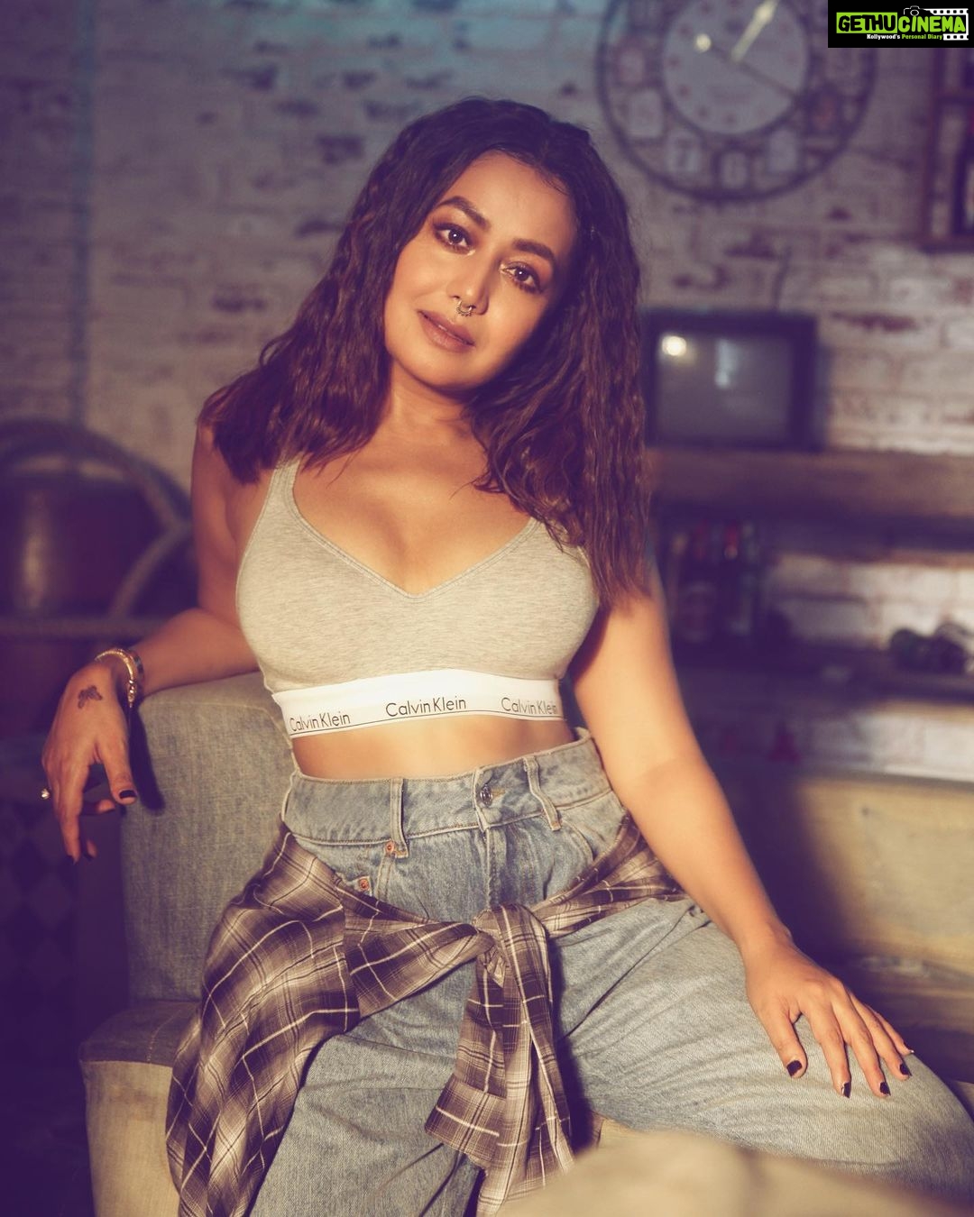 Neha Kakkar - 2.1 Million Likes - Caption? π
#TaaronKeShehar