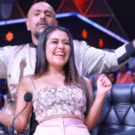 Neha Kakkar Instagram - Swagat Kijiye Aapki #IndianIdol11 Ki #JudgeSahiba ka ☺️♥️🙏🏼 I’m back Only bcz of Your Immense Love 🙌🏼 #NehaKakkar @sonytvofficial . Pics from #IndianIdol10 . Clicked by @prabhatrajput 👌🏼 . #IndianIdol