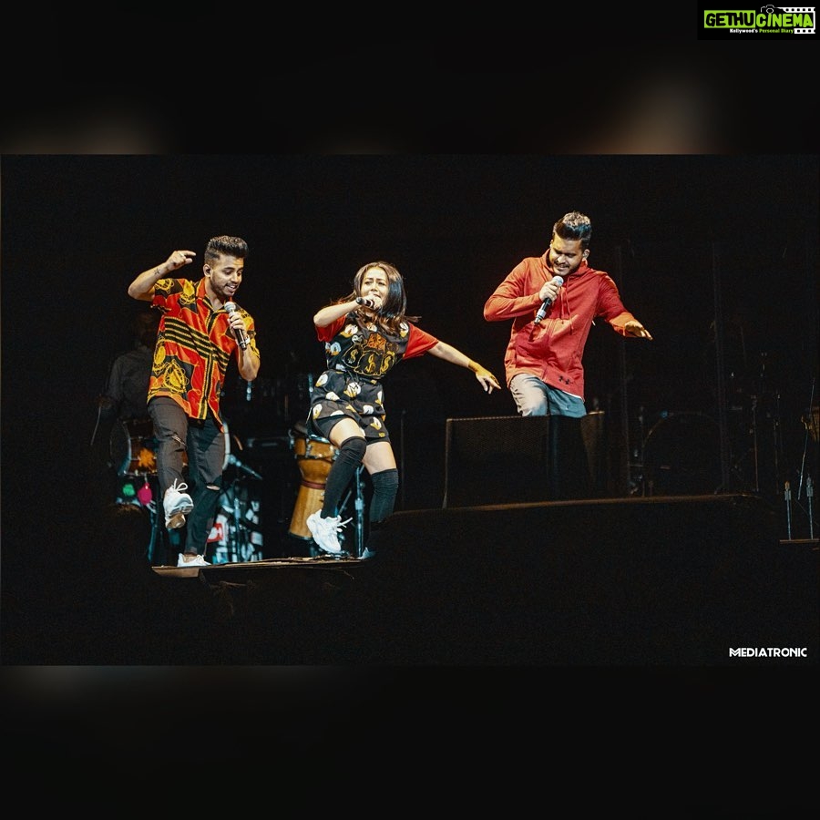 Neha Kakkar Instagram - #Oakland you were fire!! ๐ฅ Canโt wait to Perform in #Seatle on 23rd June now ๐. #NehaKakkarLive #NehaKakkar