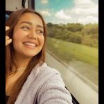 Neha Kakkar Instagram - Aa sajan gal laa sajan 🤍 #NatureLover