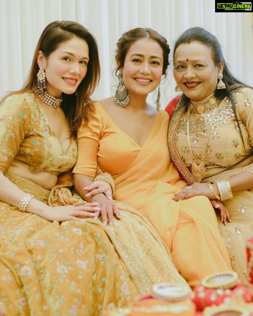 Neha Kakkar Instagram - The woman who Inspired me to sing. First singer in our family. Whatever I sing today, is all her in my voice.. In my singing.. I love you @sonukakkarofficial Didi Happy Mother’s Day! ♥️🙌🏼