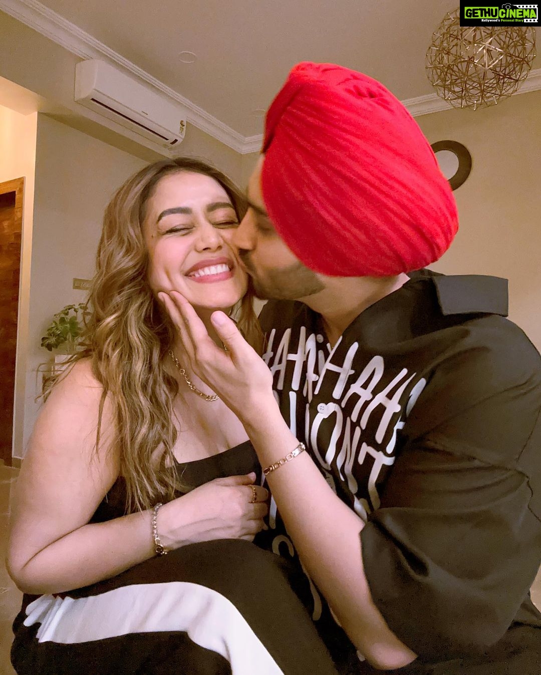 Neha Kakkar - 2.1 Million Likes - Happy Birthday to the Cutest boy in the world!!!! My Jaan @rohanpreetsingh π₯Ήβ₯οΈππΌ
Mata rani Waheguru ji aapko humesha khushiyaan hi khushiyaan dein ππΌ