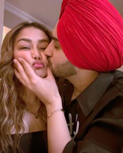 Neha Kakkar Instagram - Happy Birthday to the Cutest boy in the world!!!! My Jaan @rohanpreetsingh 🥹♥️🙌🏼 

Mata rani Waheguru ji aapko humesha khushiyaan hi khushiyaan dein 🙏🏼