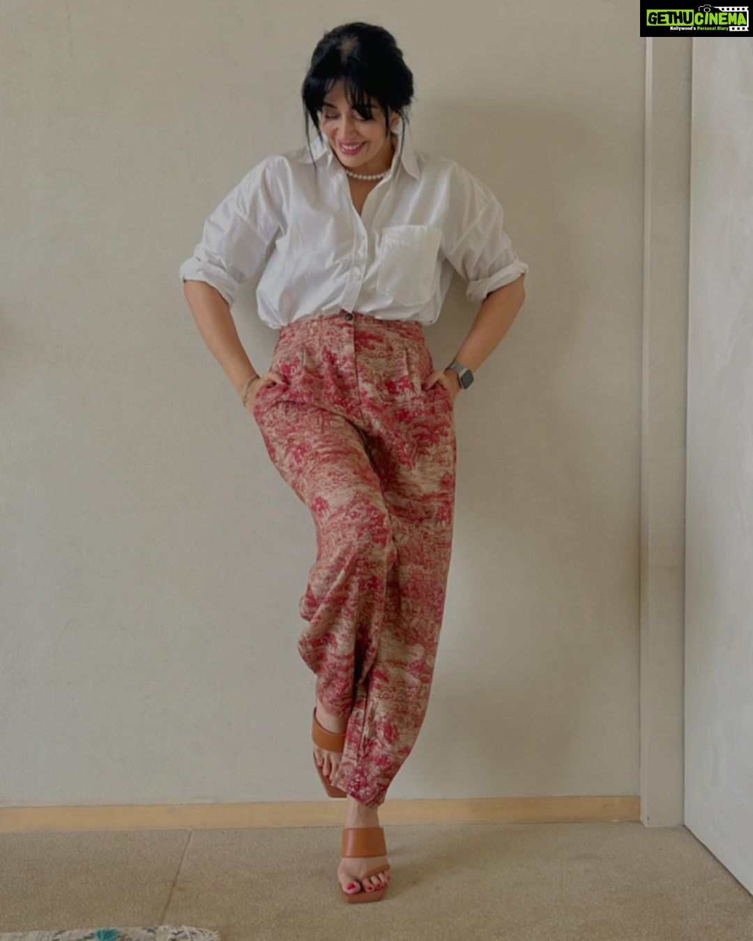 Neha Pendse Instagram - Caption is missing in action