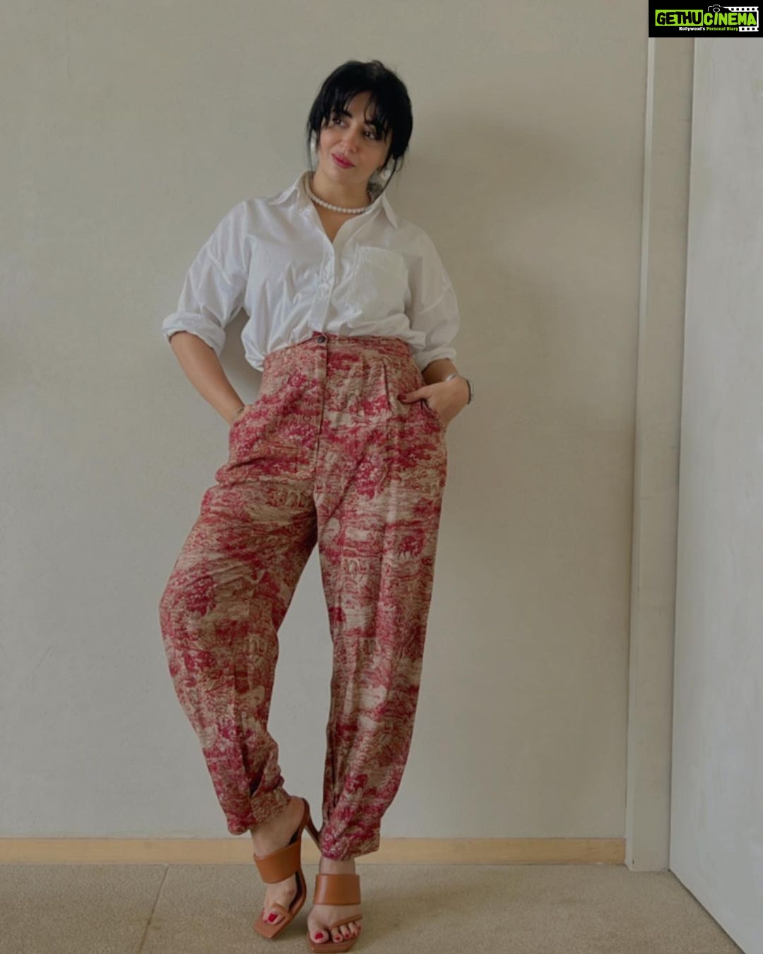 Neha Pendse Instagram - Caption is missing in action