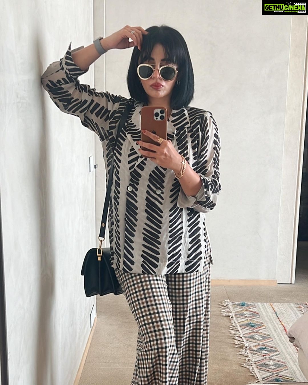 Neha Pendse Instagram - Most of the days I wear muted stuff, but then there are days like this 😝 #newlook #bangs #chic #printsgalore