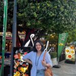Neha Pendse Instagram – Being touristy…
#bangkok #famjam #asiatic #village