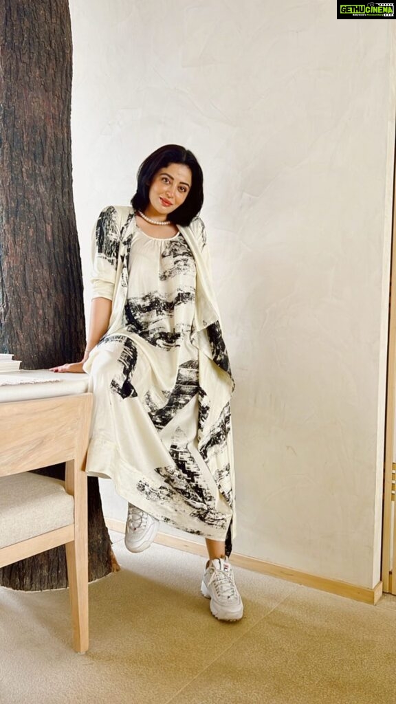 Neha Pendse Instagram - I dig clothes that are comfortable yet fashionable. Of course there are days where fashion will have an upper hand😅. But with a gush of pretty affordable home grown brands it’s quite possible to have the best of both worlds 🌴 #everydaychic #dressup