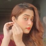 Neha Saxena Instagram - Mein roti sabji dono bana leti hun😛 Outfit- @ambraee_