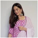 Neha Saxena Instagram - विजयादशमी के पावन अवसर पर आप सभी को हार्दिक शुभकामनाएं 💥