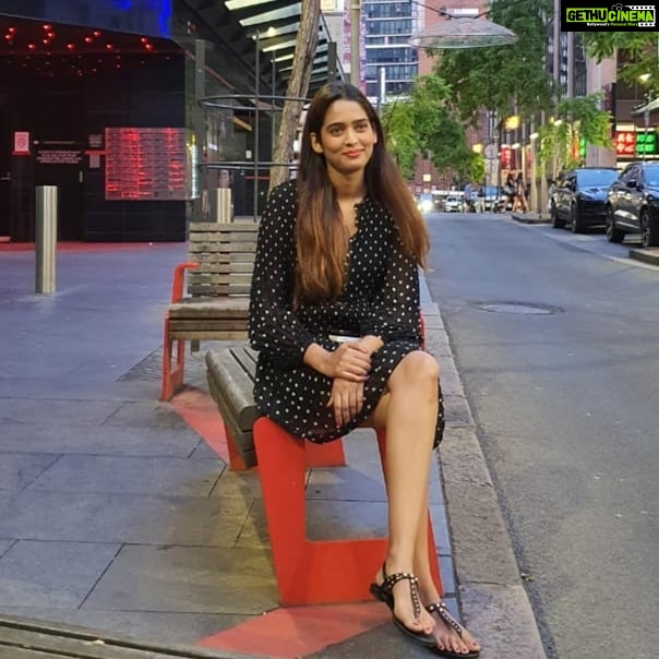 Neha Saxena Instagram - My face when someone is telling me their "side of the story" But I know the TRUTH 😛