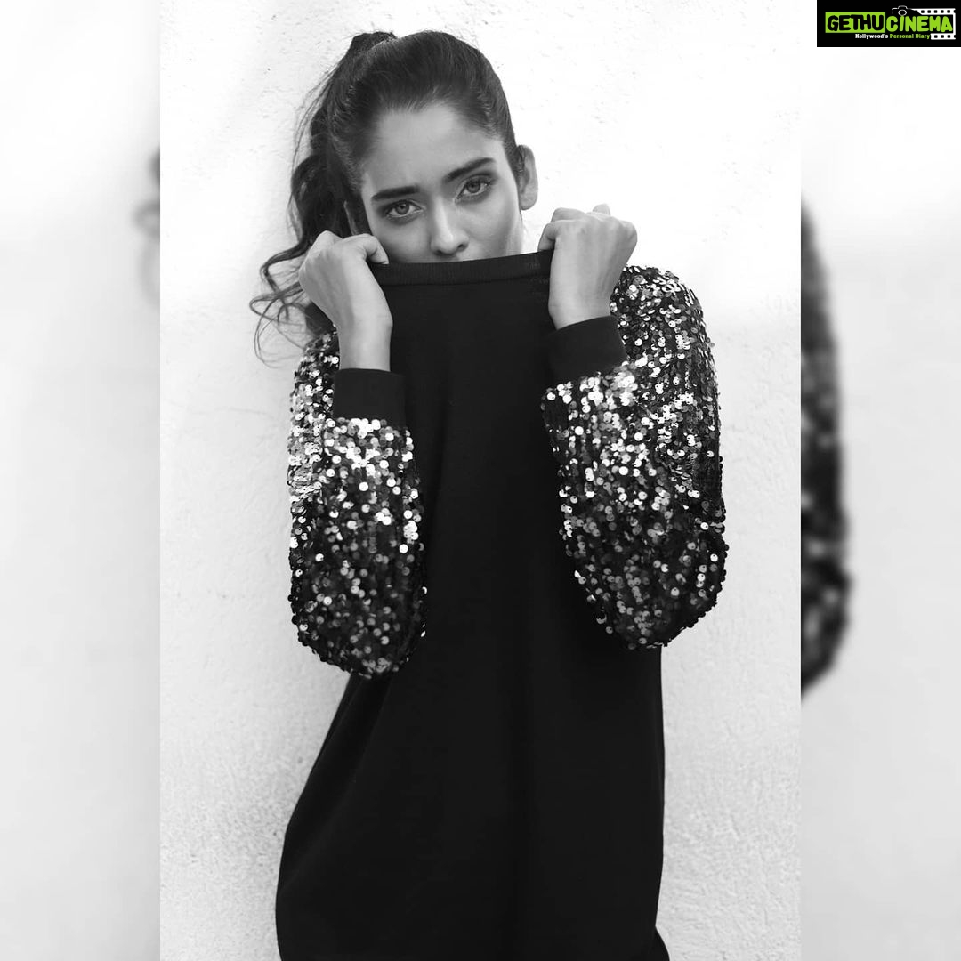 Neha Saxena Instagram - Wear your mask😷 . . Use code SEH207 (valid from April 1, 2020 to May 13, 2020) @sheinofficial @shein_in #SHEINeasterhunt
