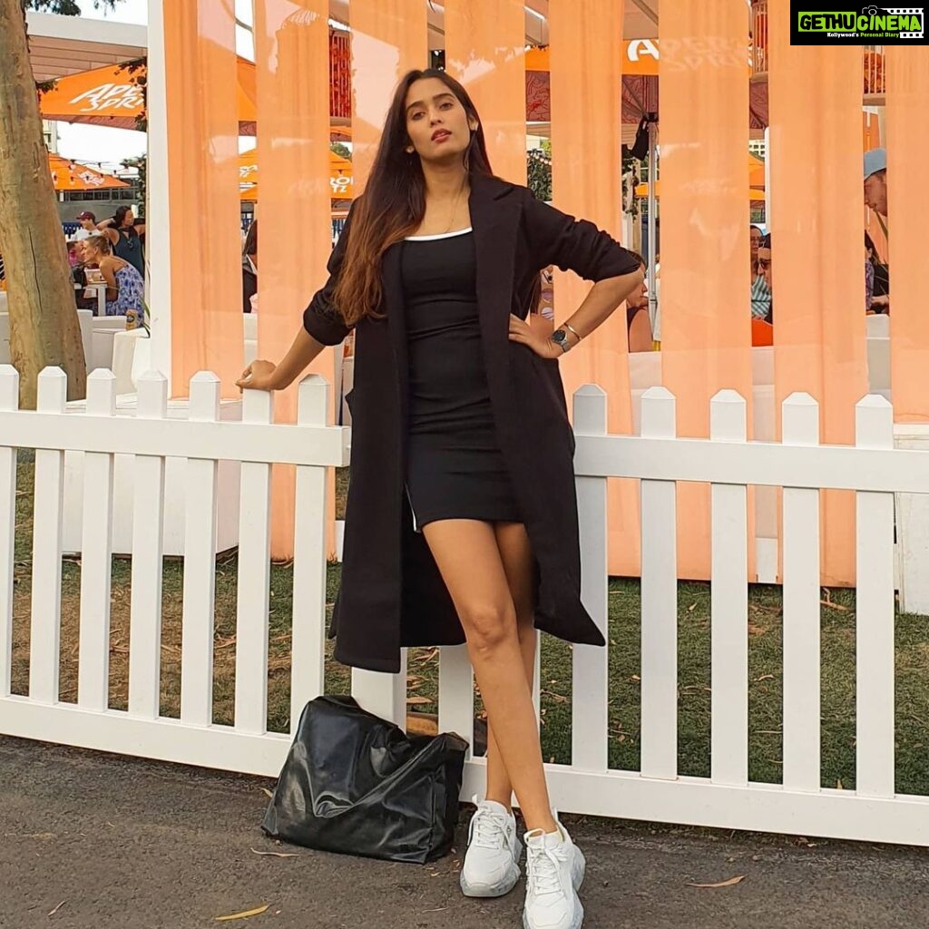 Neha Saxena Instagram - Life is a collection of moments and good clothes😘 . . . . Use code 1500saxena, valid from Jan 1st, 2020 to Mar 31st, 2020. enjoy extra 10% off when the order over 1500 INR. Long coat- http://bit.ly/36BQ5b5 Search id- 914418 White sweater- http://bit.ly/2T7RYZ4 Search id- 869779 Black jacket- http://bit.ly/2R4Z5z4 Search id- 845003 @sheinofficial @shein_in