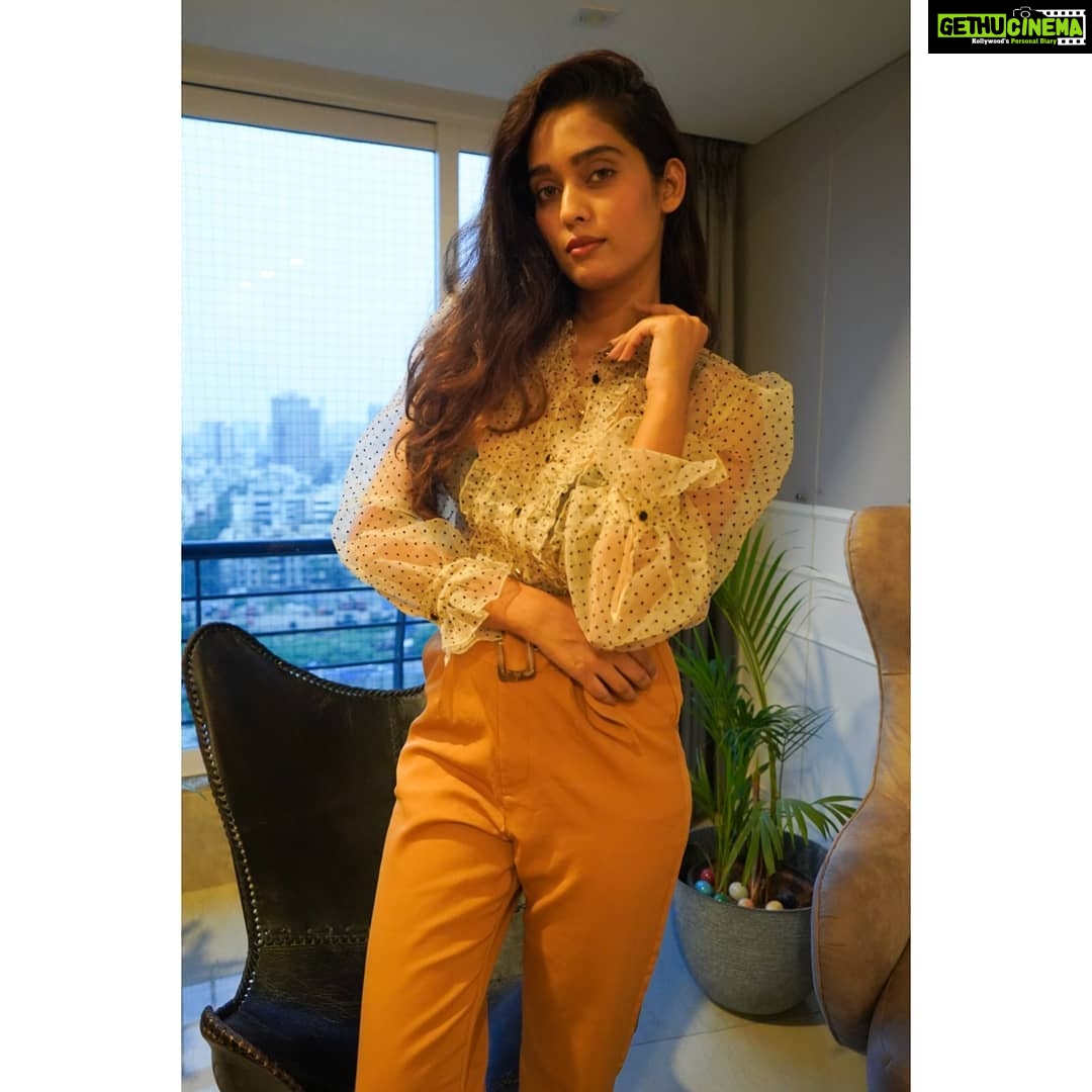 Neha Saxena Instagram - Keep your wardrobe colorful 💚🧡🍂 . . Use coupon code saxenaq3, valid till December31st, 2019. enjoy extra 10% off Orange pants - Search ID 762973 http://shein.top/fpkwhe8 Brown pants- Search ID 768361 http://shein.top/x1yv8b4 Neon green tee- Search ID 756132 http://shein.top/xi9yk8c Black shirt- Search ID 845307 http://shein.top/h4qpkg8 Beige shirt- Search ID 812368 http://shein.top/y1scww5 @sheinofficial @shein_in