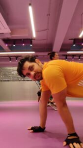 Neha Saxena Instagram - Need Saturday Motivation? Don't Watch This Video🤣💪
.
.
.
#saturdaymotivation #workout #fun #shaktiarora
