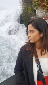 Neha Saxena Instagram - Kabhi sun toh zara💌
.
.
#rhinefalls #nofilter