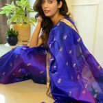 Neha Saxena Instagram - Nothing gets between me and my purple 💜 @hath.kala . #indianwear #festivelook #sareelove #purplelove