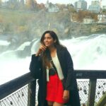 Neha Saxena Instagram - Do you believe in locking your love and throwing that key away in water?? But what love would that be which is needed to be locked🤔🤷‍♀️ #rheinfall #swissbeauty #magnificent Rheinfall