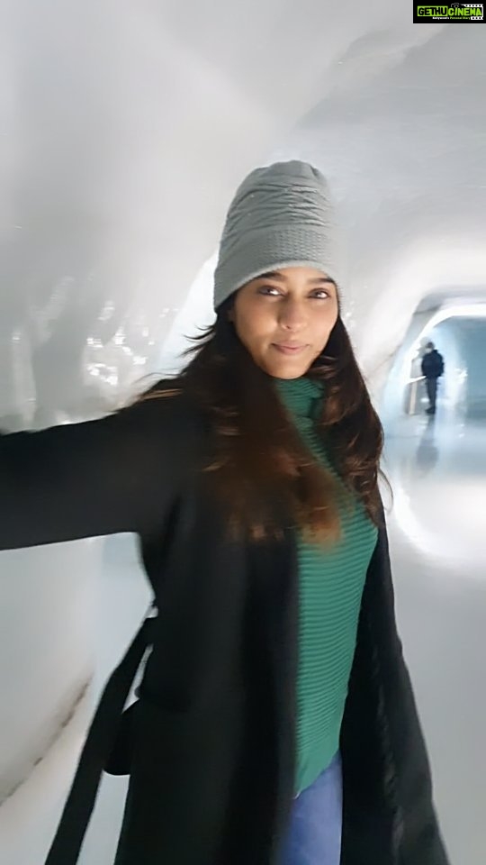 Neha Saxena Instagram - Ye hai asli adda😂 . . #mounttitlis #switzerland #lucerne