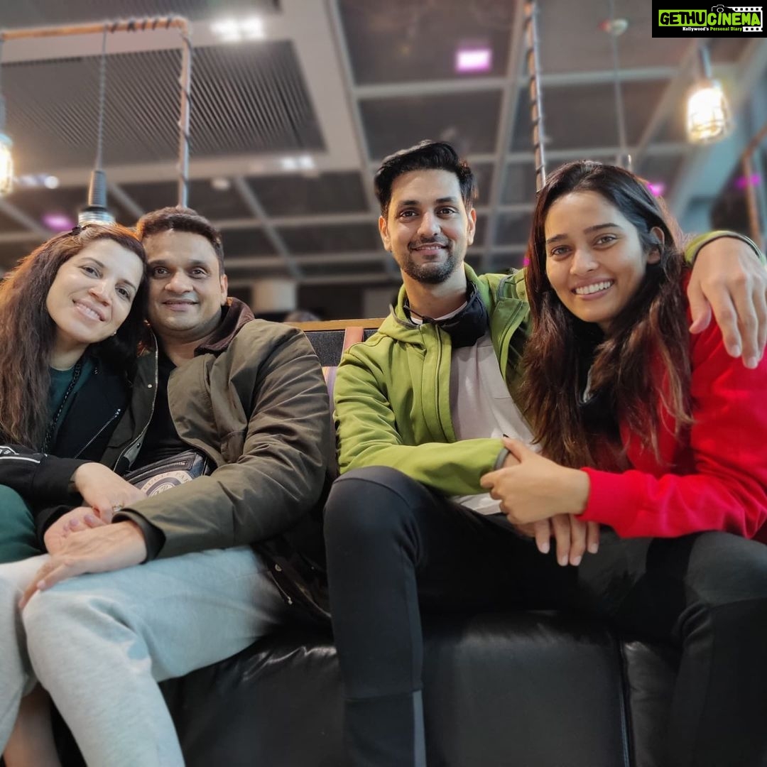Neha Saxena Instagram - Nine hours of crazy flight, turbulent landing and now chit chatting while waiting for next flight, few more hours to reach to the destination. But still hell excited to experience all of this after sooo long🌻🌼 Frankfurt International Airport-Terminal 1-Lufthansa