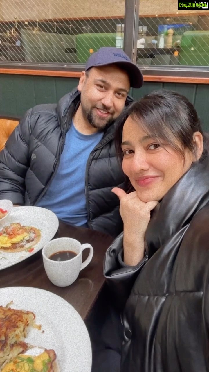 Neha Sharma Instagram - Hello weekend! 💕