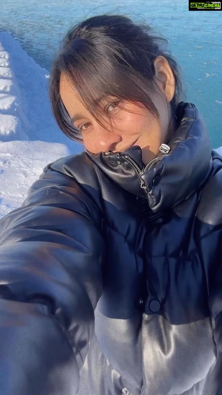 Neha Sharma Instagram - Sending some warm hugs from the cold 🐻❄️☃️ #sound #soundon #reels #reelsinstagram #reelitfeelit #chicago Chicago, Illinois
