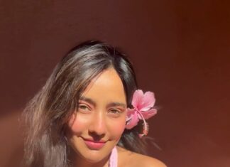 Neha Sharma Instagram - 🌺☀️🐚🌊 #reelsinstagram #reels #reelitfeelit