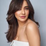 Neha Sharma Instagram - Hair forever on fleek with my stunning hair colour 🤍 I am totally obesessed with my hair transformation with @loreapro. It's their French Balayage that blends seamlessly and is super easy to maintain! 💫 Thanks to my hairdresser @sonal.9 from @kromakaysalon who helped me choose the right shade for my hair which is Classic Mocha 🤎 Visit the nearest L'Oréal Professionnel-partnered salon and get your personalized French Balayage 💕 #AD #FrenchBalayageIndia #MyFrenchBalayageIndia #Kromakay #Kromakaysalon @lorealpro @lorealpro_education_india