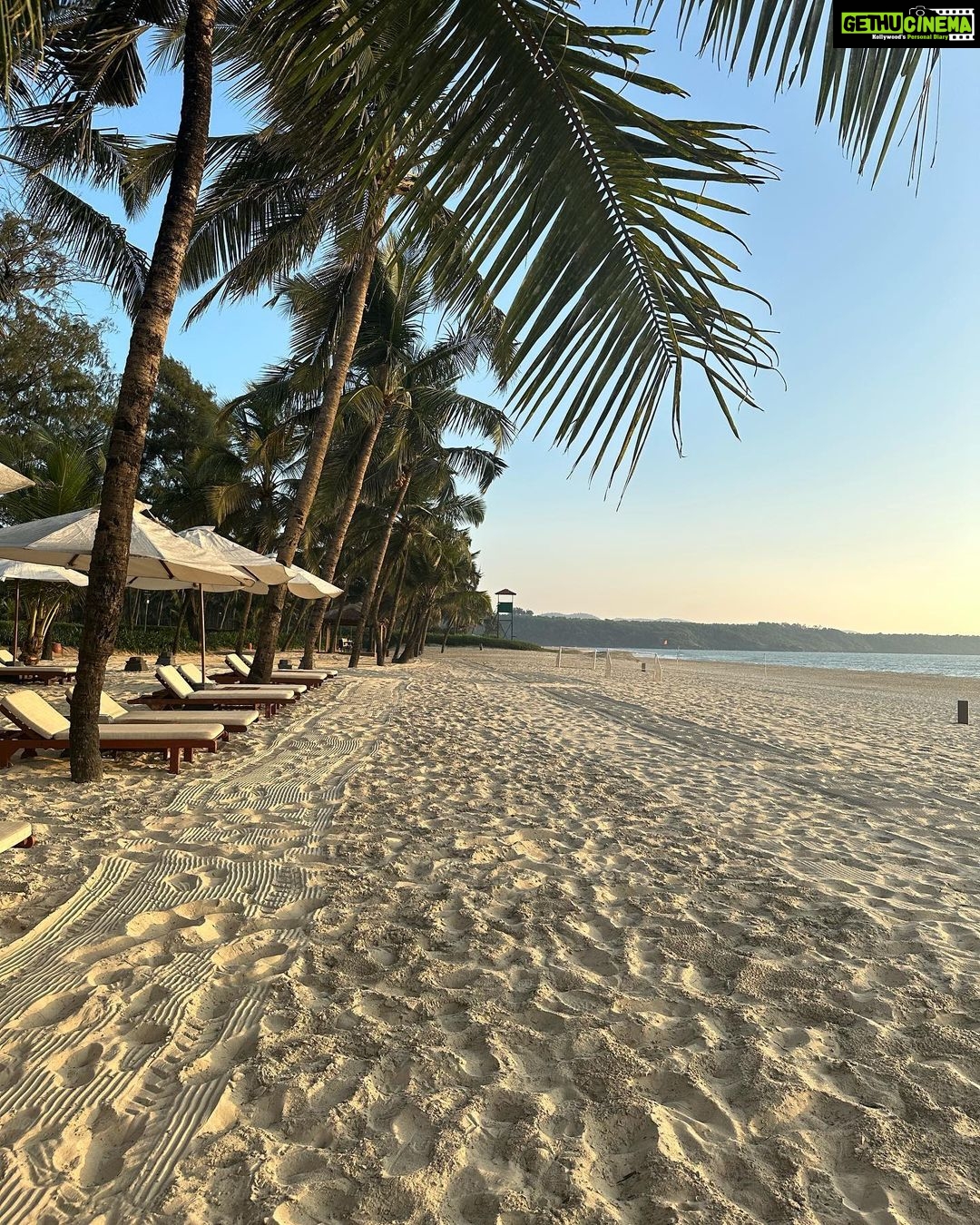 Neha Sharma Instagram - ☀️🌊🐚👙 #goa #incredibleindia The St. Regis Goa Resort