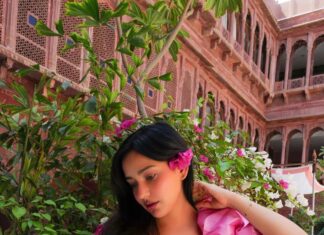 Neha Sharma Instagram - 🌸🌸