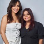 Neha Sharma Instagram - Hair forever on fleek with my stunning hair colour 🤍 I am totally obesessed with my hair transformation with @loreapro. It's their French Balayage that blends seamlessly and is super easy to maintain! 💫 Thanks to my hairdresser @sonal.9 from @kromakaysalon who helped me choose the right shade for my hair which is Classic Mocha 🤎 Visit the nearest L'Oréal Professionnel-partnered salon and get your personalized French Balayage 💕 #AD #FrenchBalayageIndia #MyFrenchBalayageIndia #Kromakay #Kromakaysalon @lorealpro @lorealpro_education_india