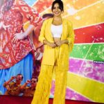 Neha Sharma Instagram - Dimple and jogi at the Trailer launch..kaisa laga trailer? Trailer link in bio.. . 📷 @chiliverishiva