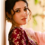 Neha Shetty Instagram - Moods of the golden hour ☀️ 📸 - @pranav.foto 👗- @arka_by_divya_kanigalupula Styling - @sandhya__sabbavarapu 💄- @divya_makeup_hair