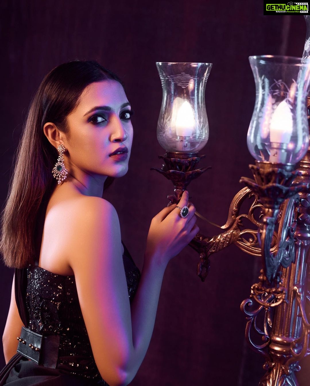 Neha Shetty Instagram - ⚜️ Walked for @teach_for_change presented by @radhatmt Powered by: @thetribeconcepts Outfit: @shantanunikhil Jewellery: @hiyajewellers Footwear: @centroshoesindia Styled by: @officialanahita Pics: @shreyansdungarwal Co-hosted by: @westinhyderabad Sponsored by @kamalwatchco @navaskinandbody Decor: @minttusarna #TeachForChange #PegaTeachForChange