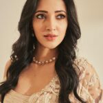 Neha Shetty Instagram - Fluent in brown eyes. Styling team @pratimajukalker Saree @geishadesigns @amigos.rizwan Jewellery @akoyajewels Photographer @arifminhaz