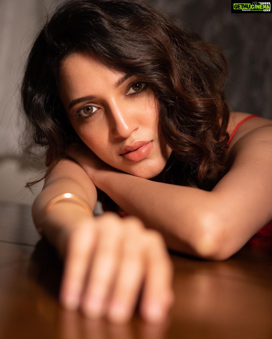 Neha Shetty Instagram - Throwin’ it back a lil 📎
