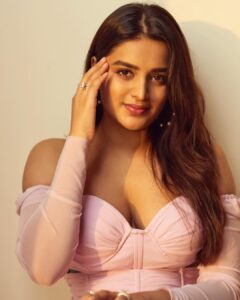 Nidhhi Agerwal Instagram - Happy Valentine’s Day 💝 #valentines