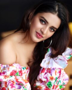 Nidhhi Agerwal Instagram - I can love me better than you can 🦋🫶🏼