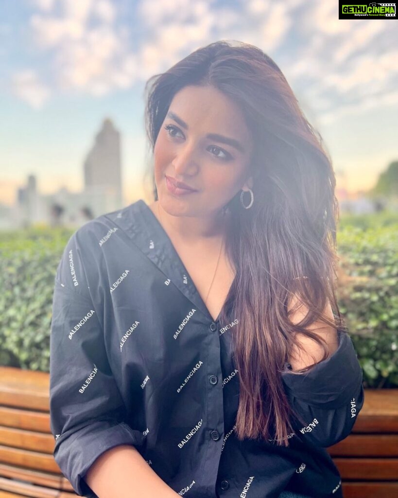 Nidhhi Agerwal Instagram - Be yourself, there’s no one better ☀🌅