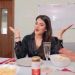 Nidhhi Agerwal Instagram - ADF Soul is here to make your snacks exciting! Ready to indulge in some seriously delicious dips? 🤤 ADF Soul’s international range has got me covered with their bold and flavorful options. 😋 Their dips are bursting with authentic tastes and are perfect for sharing with friends. #ADFSoul #dips #InternationalFlavors #SoulDips #InternationalFlavors #GourmetDips #FoodieGram #SnackTime #GlobalCuisine #TasteTheWorld #DipLover #FoodiesOfInstagram #dips #foods