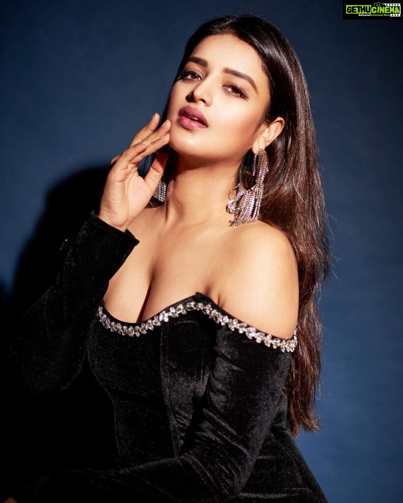 Nidhhi Agerwal Instagram - Sometimes you gotta be a beauty and a beast 🦋