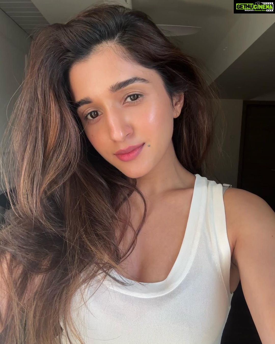 Nidhi Shah Instagram - Let your soul glow ✨ . #nomakeupmakeuplook #selfiee #postnappic #instagood