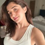Nidhi Shah Instagram - Let your soul glow ✨ . #nomakeupmakeuplook #selfiee #postnappic #instagood