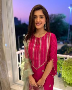 Nidhi Shah Instagram - Happy diwali 🪔✨❤️ . . . . . This diwali wearing - @devnaagri ❤️✨ Mumbai, Maharashtra