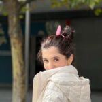 Nidhi Shah Instagram - As a person who loves her comfort zone, I stepped into London, walked into the unknown (even got robbed in broad day light!) 🥹 But you grew on me. I loved walking down your streets, enjoyed your fine food, warm hospitality and of course the History! Stepping out of my comfort zone never felt so good! And I am surely walking out a newer, fresher, brighter and more confident person! Blessed, grateful and all charged to take the year head on! London, United Kingdom