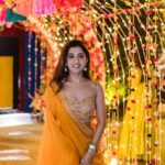 Nidhi Shah Instagram - Highly considering going to the craft store and turning these pictures into a scrapbook ❤️🥰 A sneak peek into ketki and rushad’s mehendi function 🤩 . . #throwback #mehendi #bestnight #fun #anupamaa #family #wedding #love