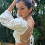 Nidhi Shah Instagram - If i disappear will you look for me ? . . . . . #reels #reel #reelsinstagram #feelitreelit #mood #love #summertime #reelitfeelit #postoftheday